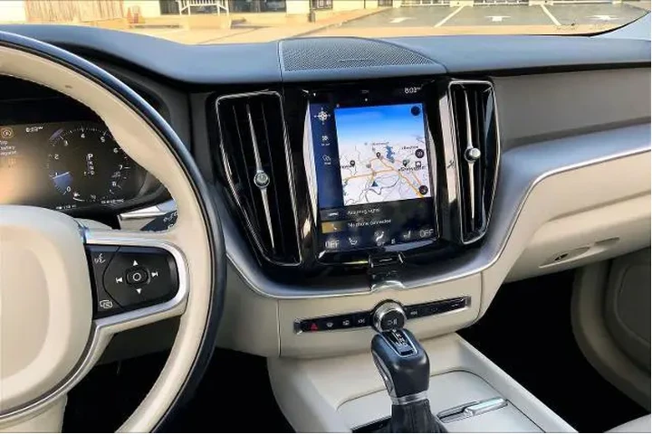 $19238 : Volvo XC60 2020 T5 Momentum image 7