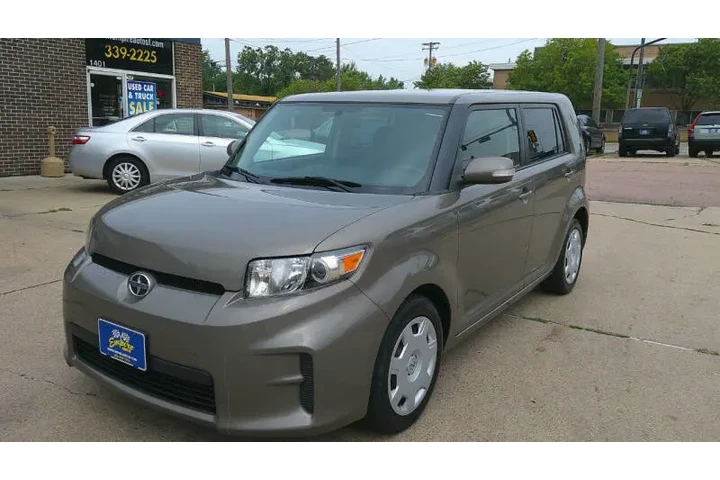 $8999 : 2012 xB image 3