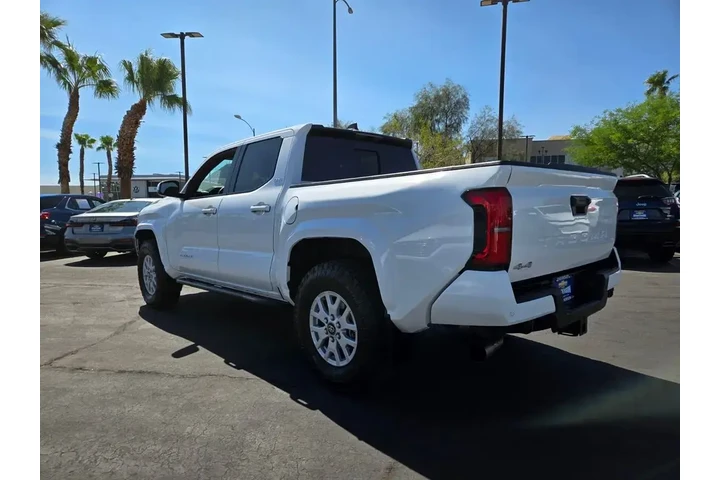 $35413 : Toyota Tacoma 2024 4x4 SR5 4 image 4