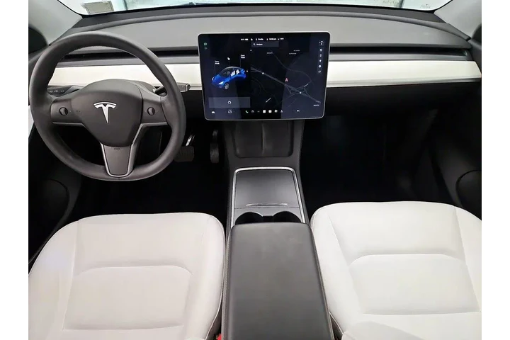 $32998 : Tesla Model Y 2022 AWD Long image 9
