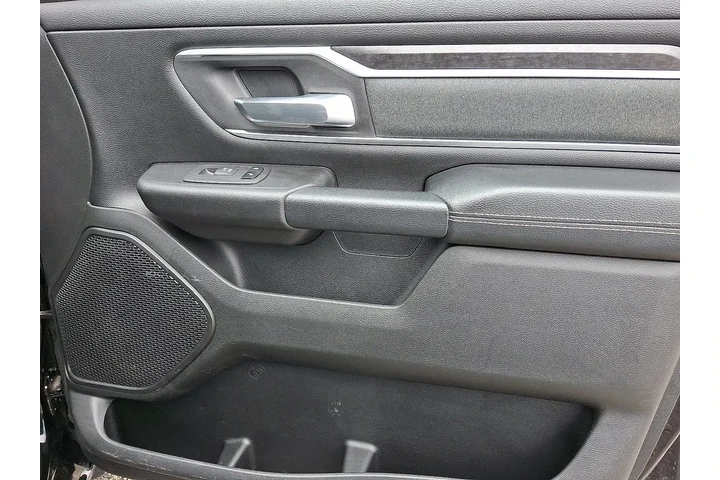 $30899 : Ram 1500 2023 4x4 Big Horn 4 image 10