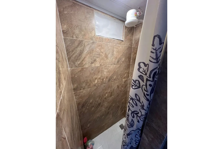 $1350000000 : venta de casa image 2