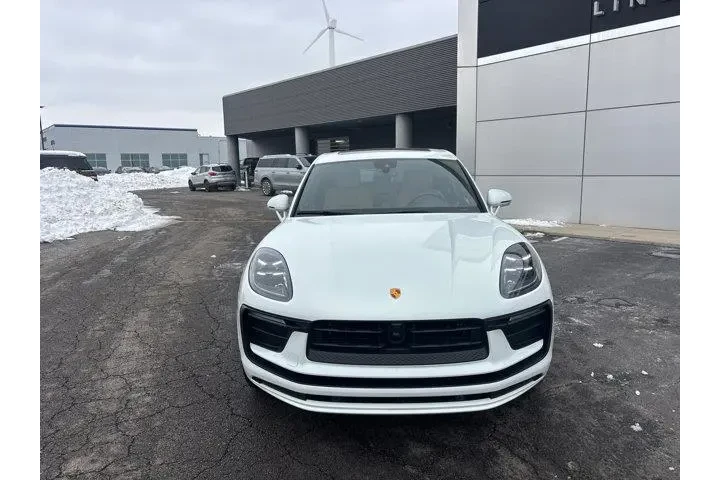 $39985 : Porsche Macan 2023 AWD T 4dr image 2