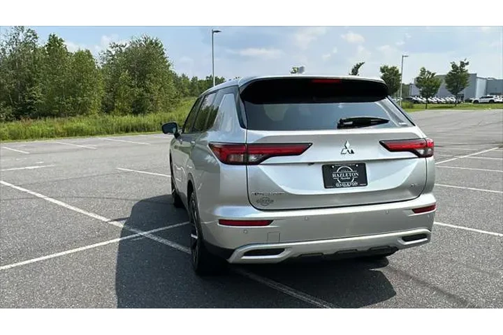 $22869 : Mitsubishi Outlander 2022 AW image 9