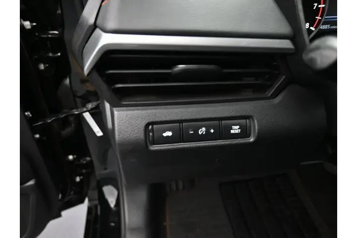 $21194 : Nissan Altima 2022 2.5 SR 4d image 9