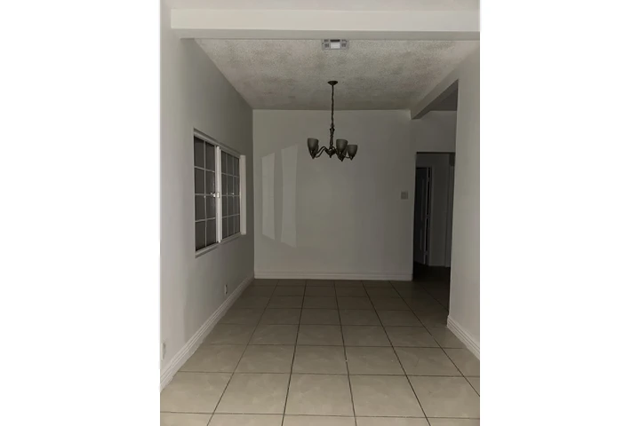 $3300 : Duplex 3 bedroom & 2 bathroom image 1