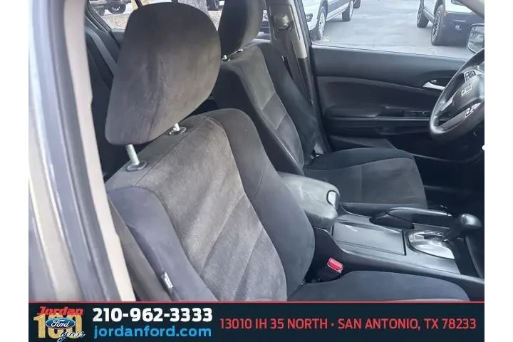 $6798 : Honda Accord 2010 LX 4dr Sed image 10