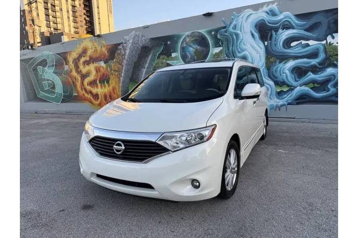 $7989 : 2014 Quest 3.5 SL image 2