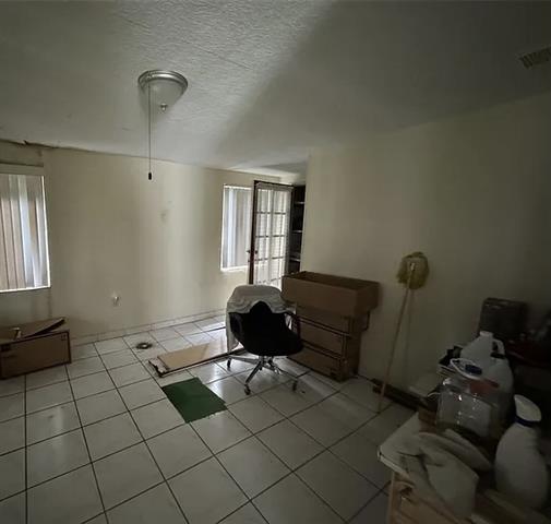 $2000 : 1141 W 31st St, Hialeah, FL image 7