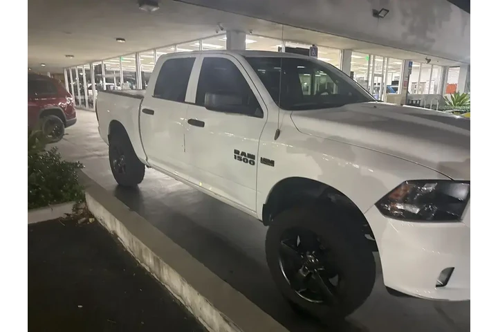$20936 : Ram 1500 2017 4x2 Express 4d image 5