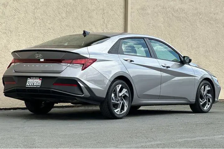 $22290 : Hyundai ELANTRA 2025 SEL Spo image 5