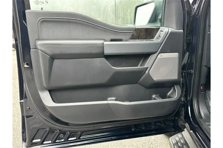 $39010 : Ford F-150 Lightning 2023 AW image 10