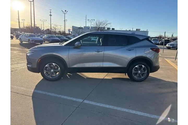 $31499 : Chevrolet Blazer 2025 AWD LT image 2
