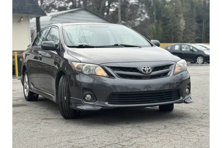 2013 Corolla S image 3