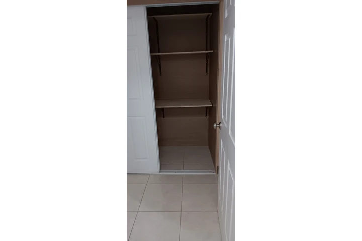 $1 : Efficiense for rent. image 1