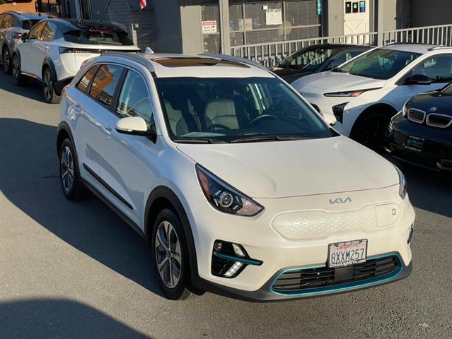 $23900 : Used 2022 Niro EV EX Premium image 4