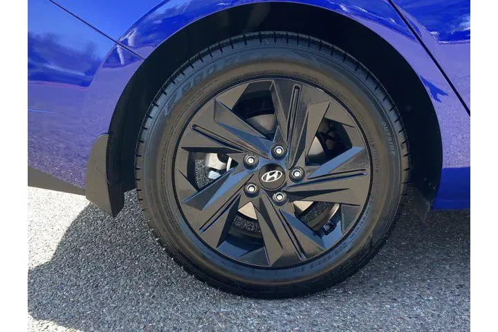 $17492 : Hyundai ELANTRA 2023 SEL 4dr image 9