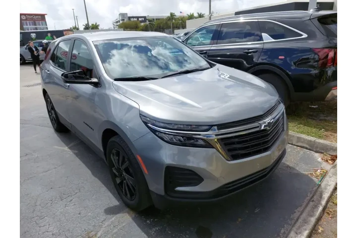 $15657 : Chevrolet Equinox 2023 LS 4d image 2