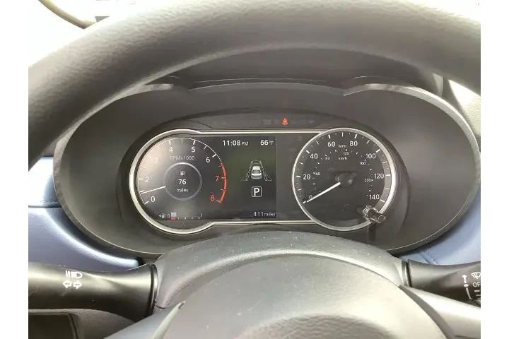 $22950 : Nissan Versa 2025 SV 4dr Sed image 4