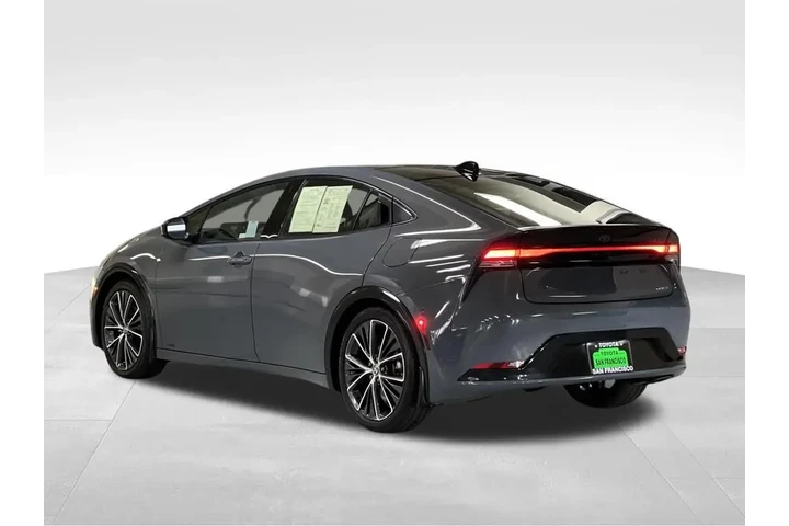 $31888 : 2024 Prius Limited image 3