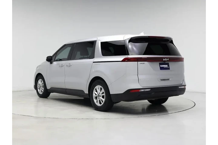 $29998 : Kia Carnival 2023 LX 4dr Min image 2