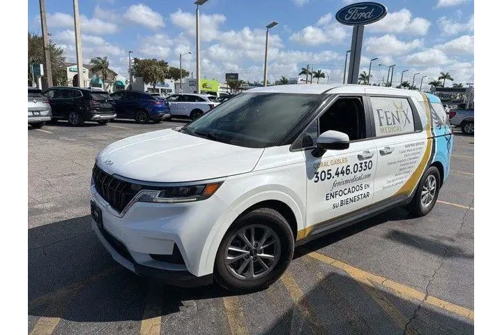 $17990 : Kia Carnival 2022 LX 4dr Min image 5