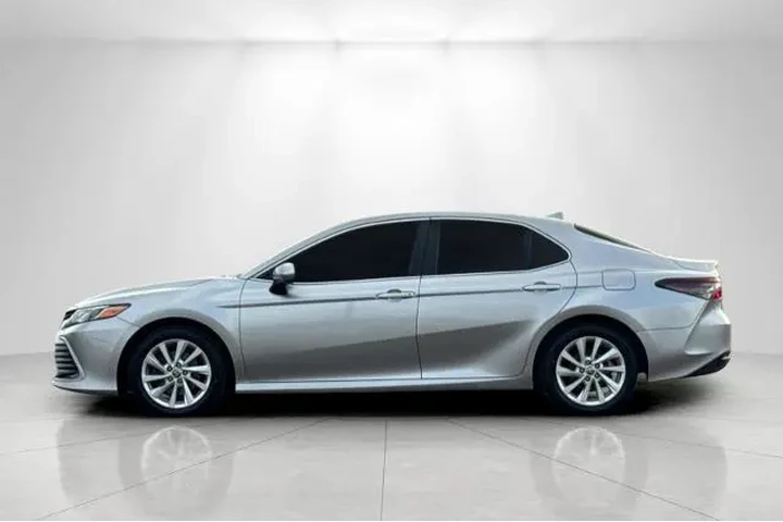 $18995 : Toyota Camry 2023 LE 4dr Sed image 6