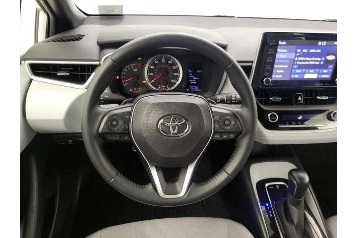 $21998 : Toyota Corolla Hatchback 202 image 10