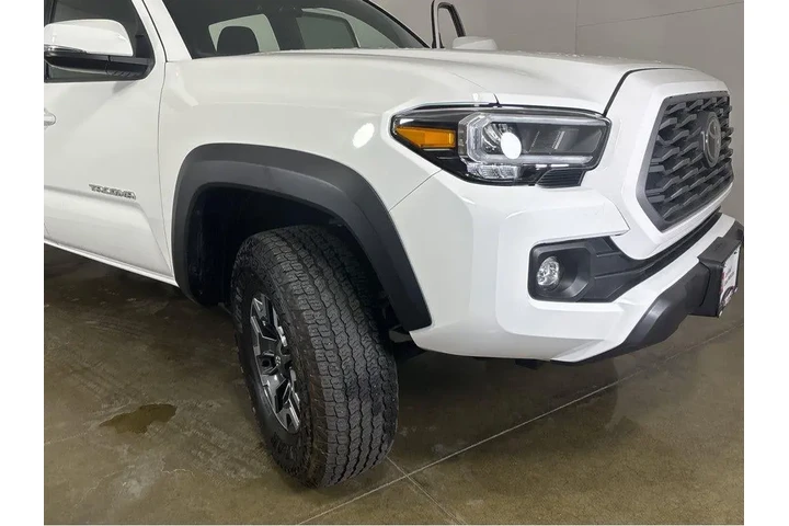 $40989 : Gold Certified2023 Tacoma TRD image 7