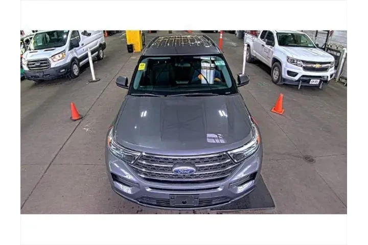 $25359 : Ford Explorer 2022 AWD XLT 4 image 2