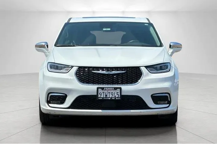 $20995 : Chrysler Pacifica Hybrid 202 image 8