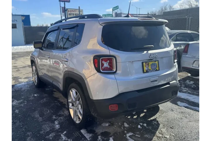 $15995 : 2021 Renegade Latitude image 6