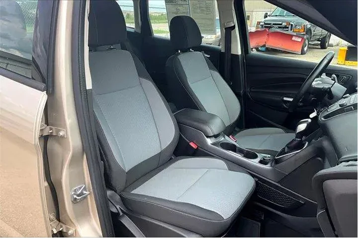 $15693 : Ford C-MAX Hybrid 2017 SE 4d image 7