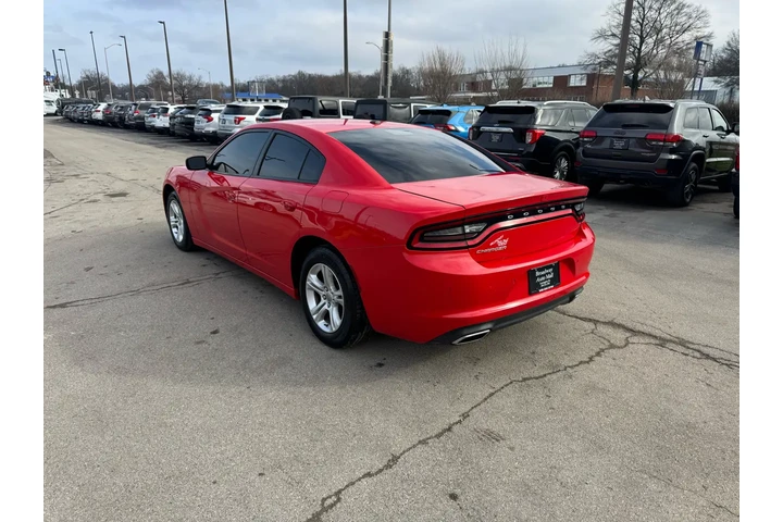 $12980 : 2019 Charger SXT RWD image 4