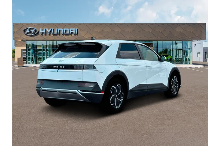 $27980 : Hyundai IONIQ 5 2024 AWD SEL image 7
