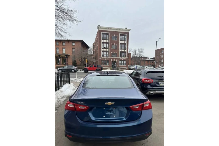 $10999 : 2019 Malibu LS image 4