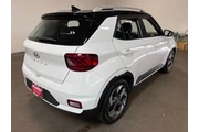 $17940 : Hyundai VENUE 2022 Limited 4 thumbnail