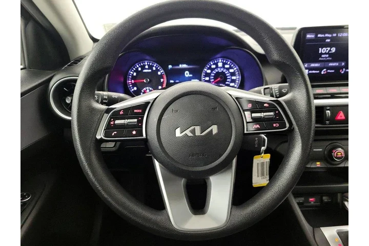 $18998 : Kia Forte 2023 LXS 4dr Sedan image 10