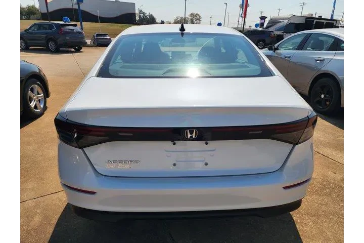 $29931 : Honda Accord 2025 SE 4dr Sed image 5