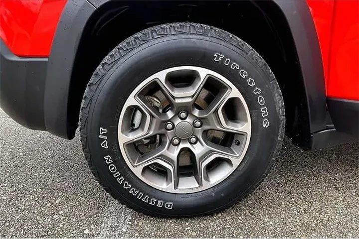 $22999 : Jeep Cherokee 2021 4x4 Trail image 8