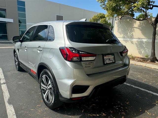 2021 Outlander Sport 2.0 SE C image 4