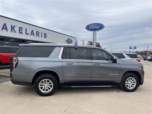 $59895 : 2021 Suburban LT SUV V-8 cyl image 8