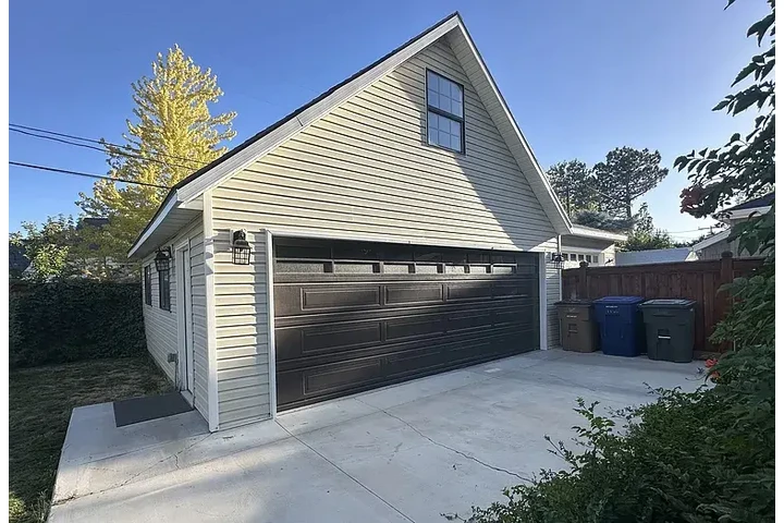 $2215 : HOUSE FOR RENT IN SALT LAKE image 9