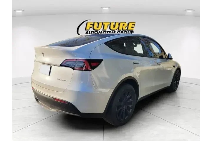 $32999 : Tesla Model Y 2023 AWD Long image 3