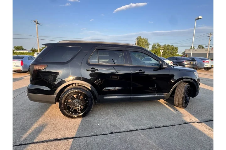 $10999 : 2016 Explorer XLT FWD image 8
