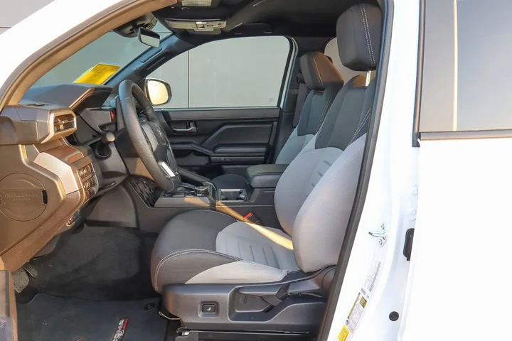 $39988 : 2025 Tacoma 4WD TRD Off Road image 7