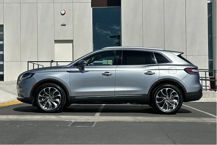 $30900 : Lincoln Nautilus 2021 Reserv image 6