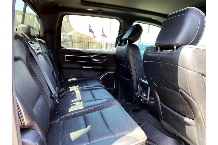 2022 RAM 1500 Laramie Crew Ca image 9