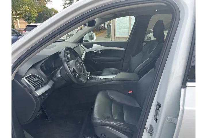 $16995 : 2017 XC90 T6 Momentum image 6