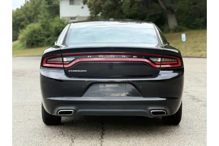$17999 : 2022 Charger SXT image 8